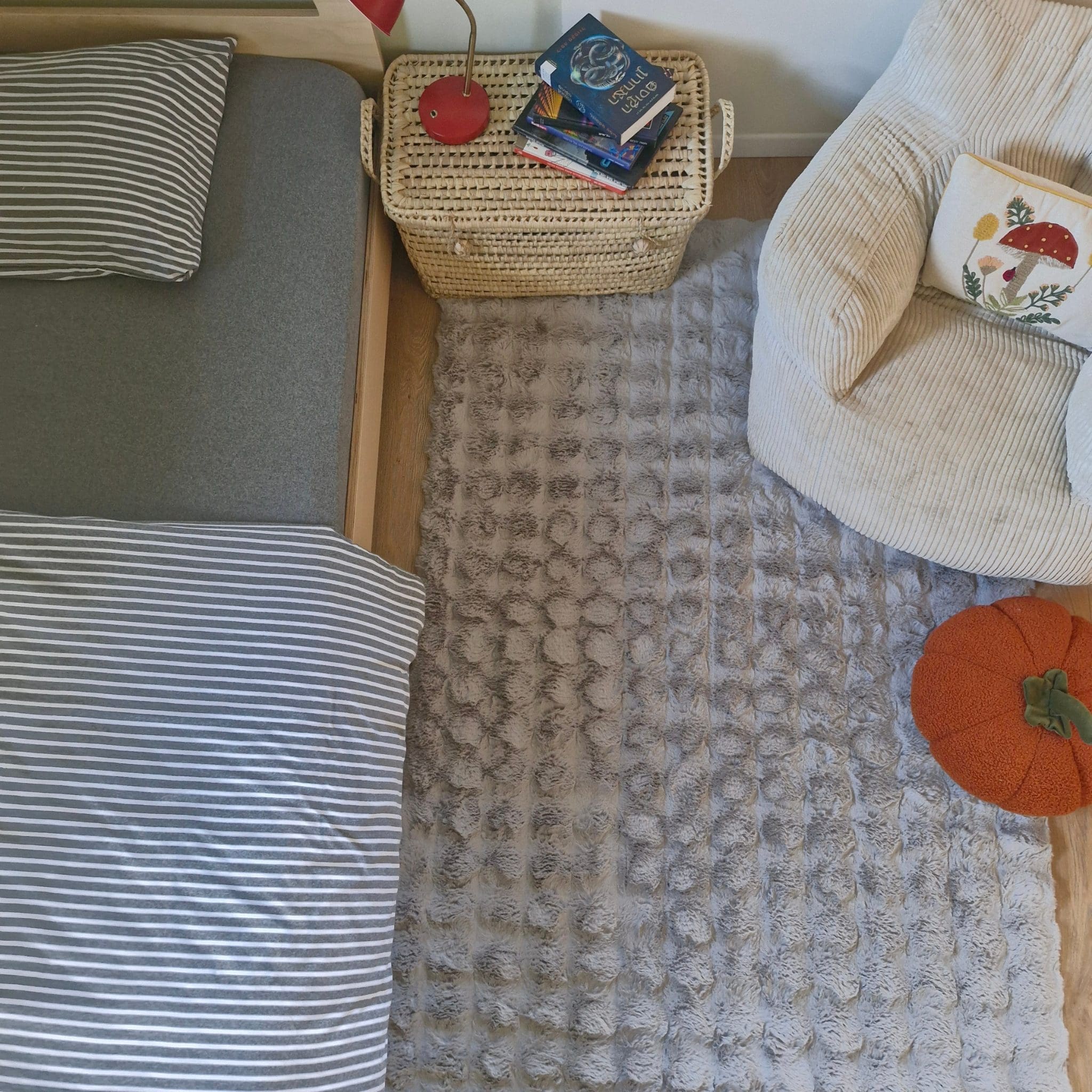  אפור בהיר חדר ילדים