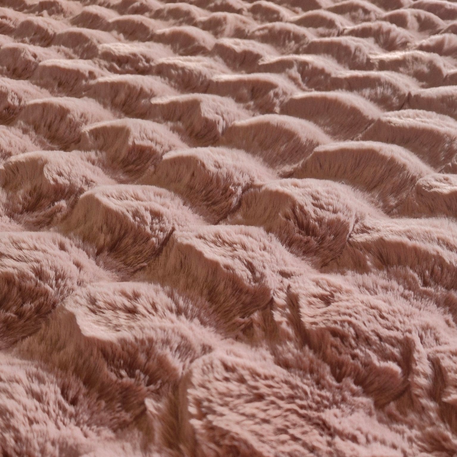 שטיח באני שאגי ורוד