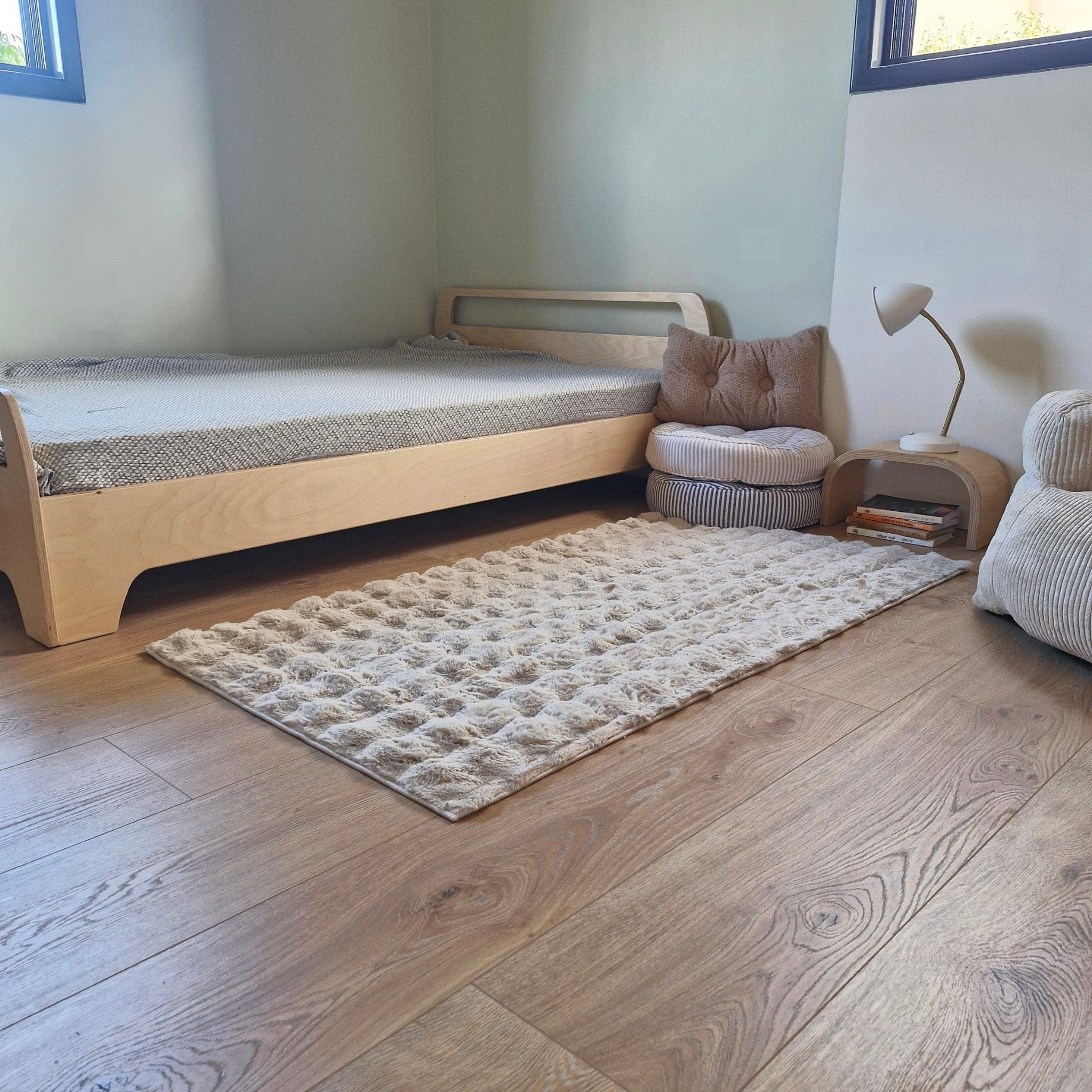  צד מיטה רך עבה בז' בהיר