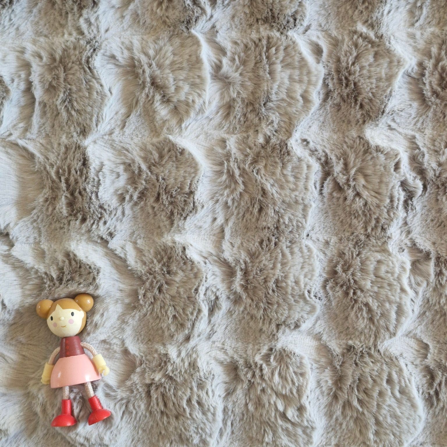 שטיח רך עבה אפור באני