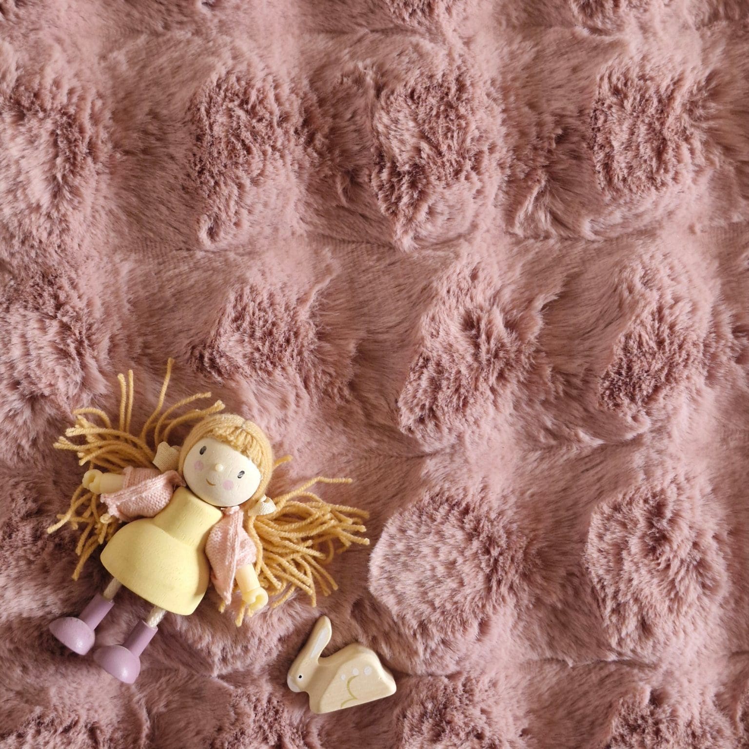 שטיח רך עבה ורוד